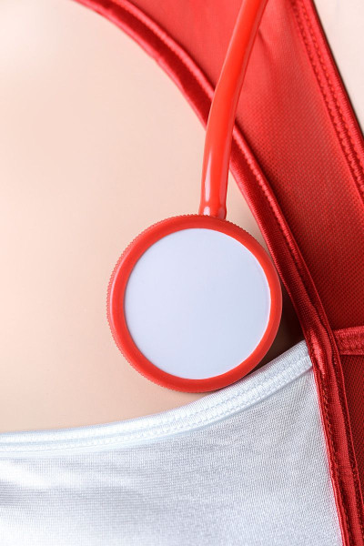 Игровой костюм медсестры: платье,головной убор и стетоскоп Игровой костюм медсестры: платье,головной убор и стетоскоп