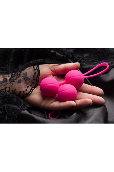 Ярко-розовый набор для тренировки вагинальных мышц Kegel Balls Ярко-розовый набор для тренировки вагинальных мышц Kegel Balls