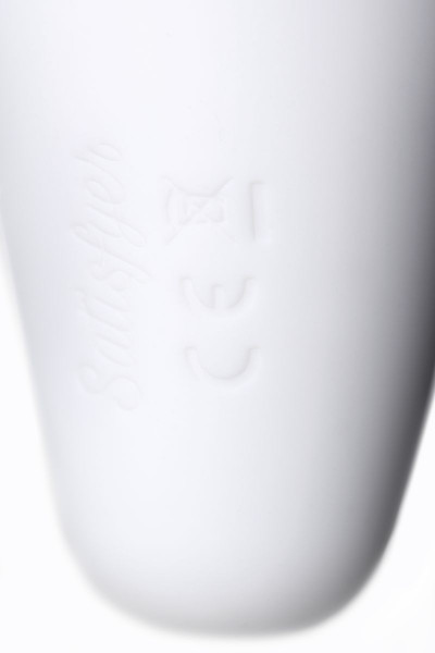 Белый вибромассажер Satisfyer Little Wand Белый вибромассажер Satisfyer Little Wand
