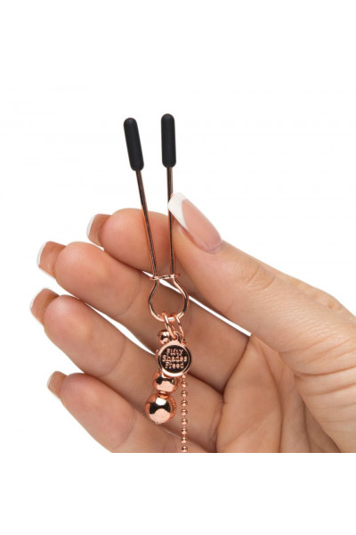 Золотистые зажимы для сосков и клитора All Sensation Nipple and Clitoral Chain Золотистые зажимы для сосков и клитора All Sensation Nipple and Clitoral Chain