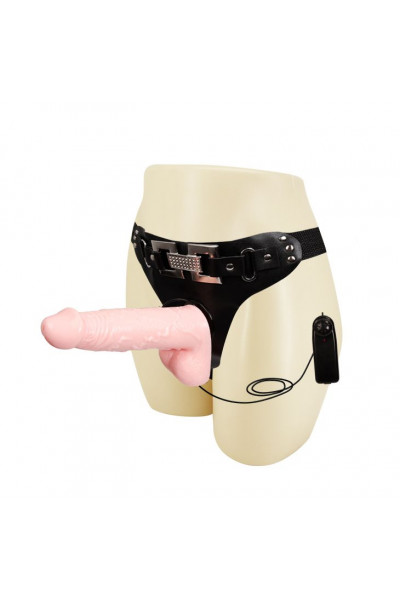 Реалистичный фаллоимитатор телесного цвета на трусиках Harness - 16,5 см. Реалистичный фаллоимитатор телесного цвета на трусиках Harness - 16,5 см.
