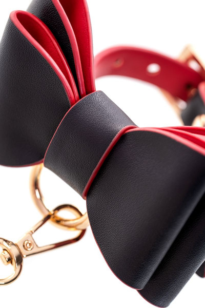 Черно-красный бондажный набор Bow-tie Черно-красный бондажный набор Bow-tie